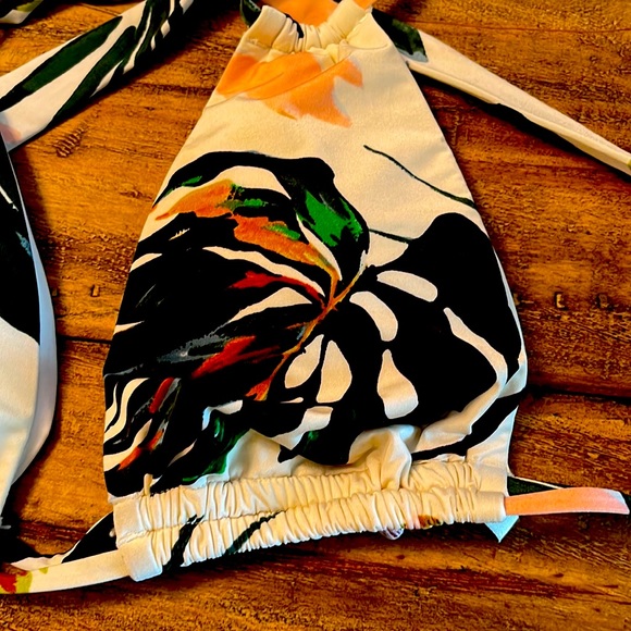 BCBG Floral bikini with shirred side sash and low rise hipster - Picture 5 of 6